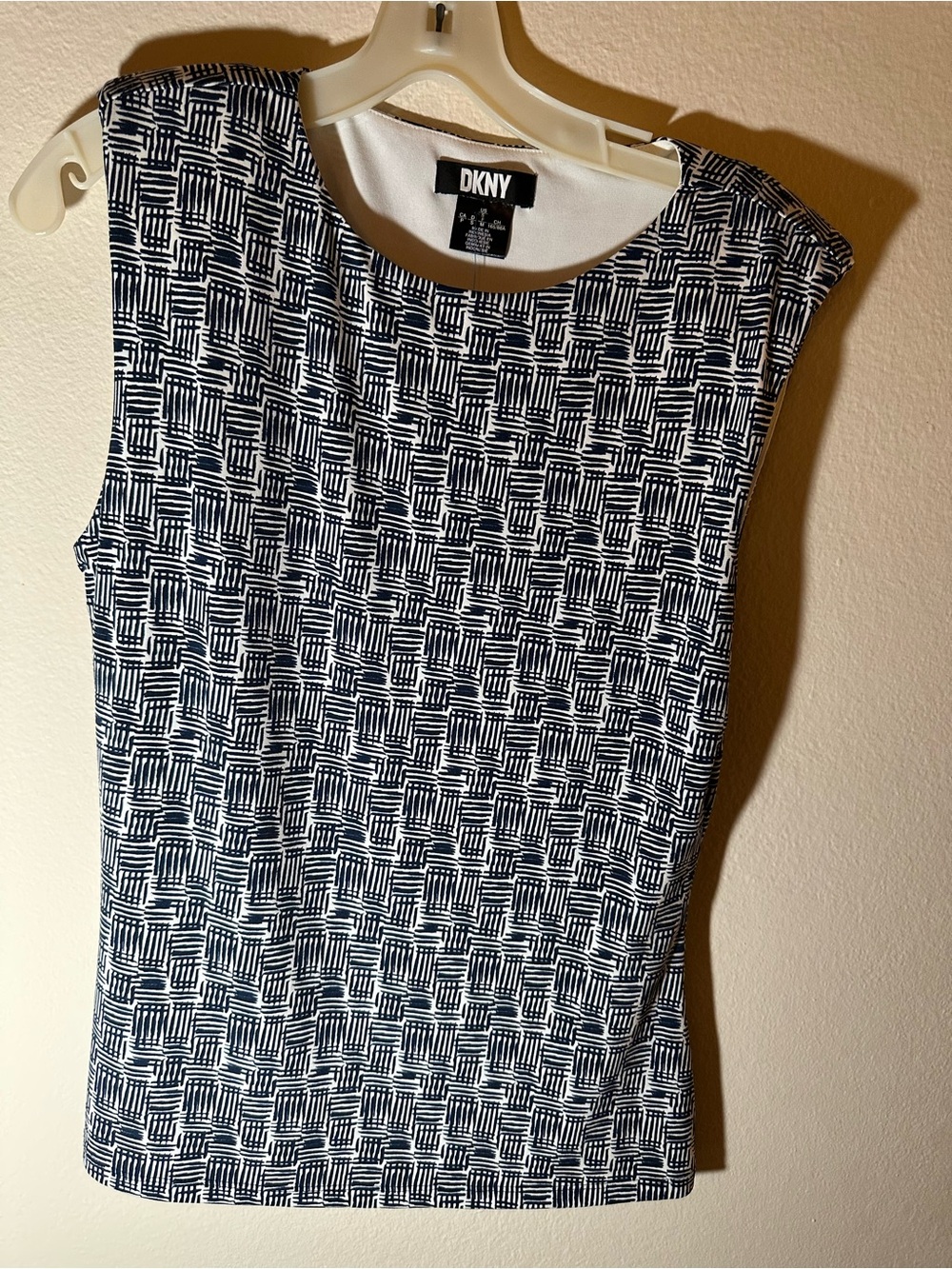 DKNY Black & White Sleeveless Geometric Print Tank